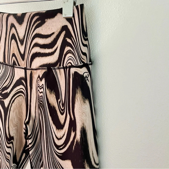 Good American Core Power 7/8 Athletic Leggings in Natural Swirl size small - Picture 6 of 11